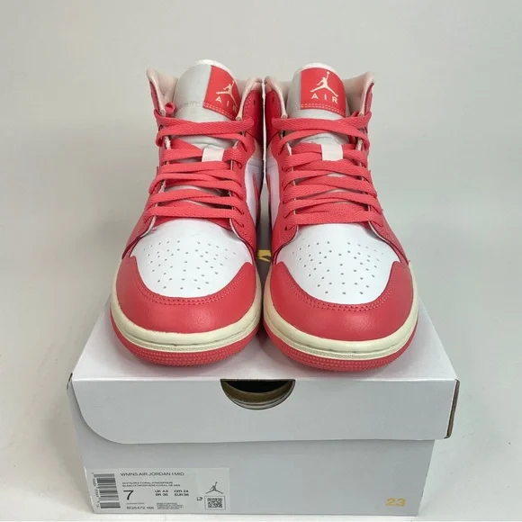 Nike Air Jordan 1 Retro Mid WMNS “Strawberries & Cream” 2023